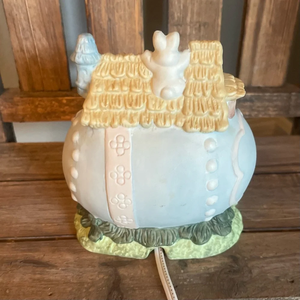 Vintage - Easter Light Up Bunny House - Grocery Store - Hand Painted Porcelain - Picture 2 of 2